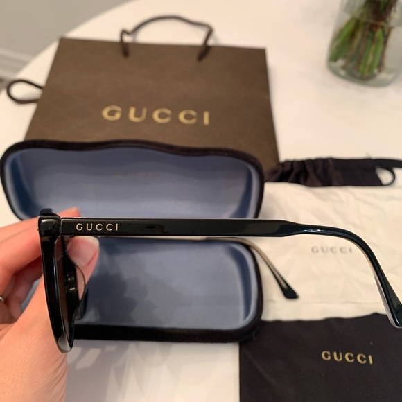 Authentic Gucci sunglasses GG0195SK - Picture 3 of 4